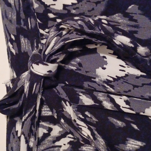 🏍Patterned Black and White Women's Shorts - Picture 4 of 7